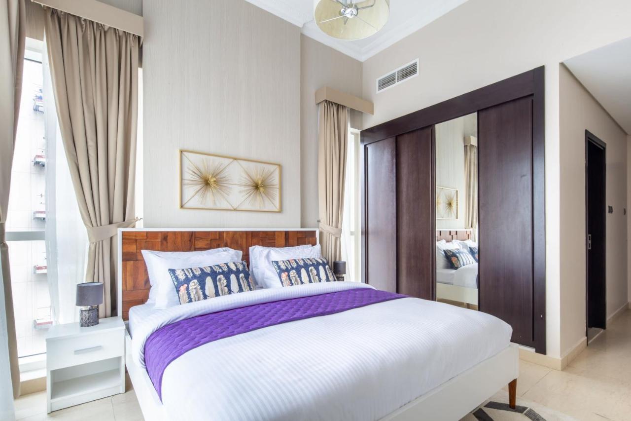 Frank Porter - Mon Reve Dubai Luaran gambar